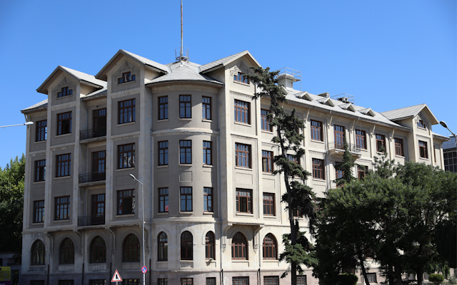 جامعة أنقرة ميدي بول
